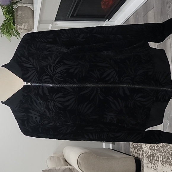 Torrid Velvet Burnout Bomber Jacket Black  2X - Picture 6 of 16
